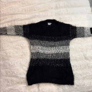 Silver wishes size small sweater​​​​​​​​